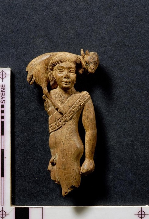 Bloccata vendita all'asta di una statuetta d'avorio rubata a Elefantina - Djed Medu