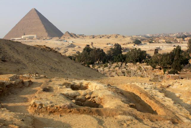 _DESCUBREN_NUEVAS_TUMBAS_DE_TRABAJADORES_QUE_CONSTRUYERON_LA_PIRAMIDE_DE_KEO(6156116)_2ea2fa7a.jpg