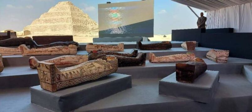 Scoperti a Saqqara oltre 100 sarcofagi ancora sigillati - Djed Medu