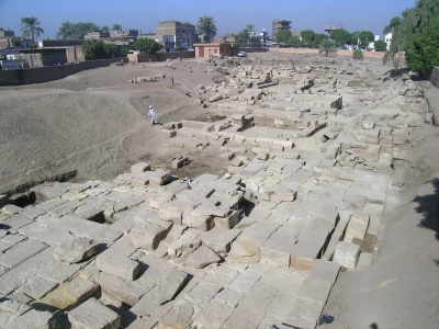 Armant, scoperta testa di statua di Amenofi III - Djed Medu