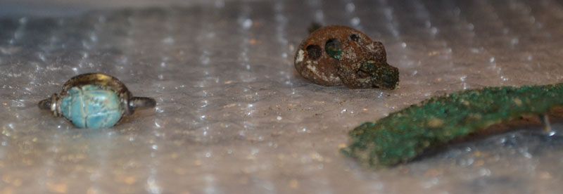 Vulci, scoperto scarabeo egizio in una tomba etrusca - Djed Medu