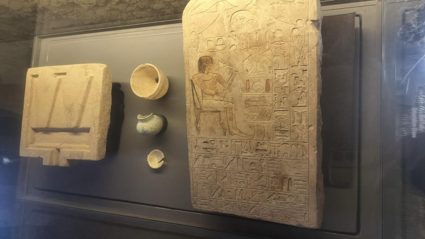 Zahi Hawass: scoperti 1500 blocchi del tempio di Hatshepsut e la tomba di un funzionario di XVII dinastia - Djed Medu Zahi Hawass: scoperti 1500 blocchi del tempio di Hatshepsut e la tomba di un funzionario di XVII dinastia - Djed Medu